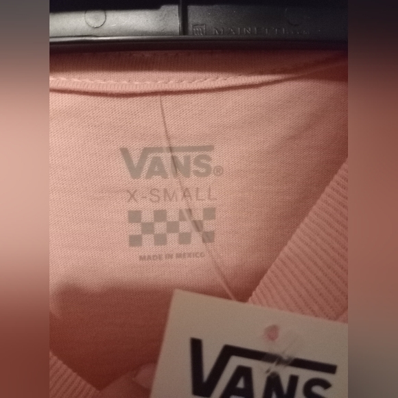 NWT VANS XS FLYING V POWDER PINK SHIRT OFF THE WALL - Picture 6 of 8